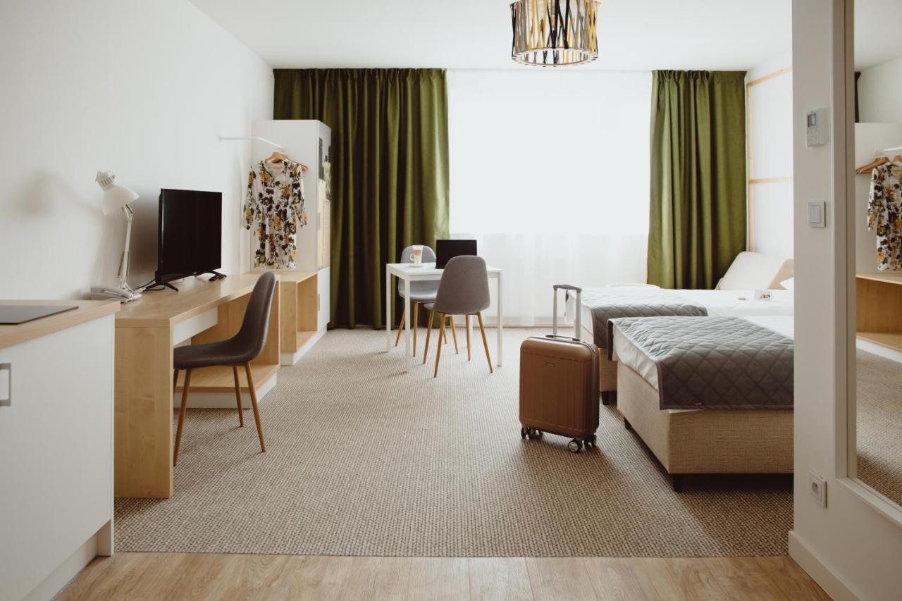 Arche Hotel Poloneza Варшава Экстерьер фото